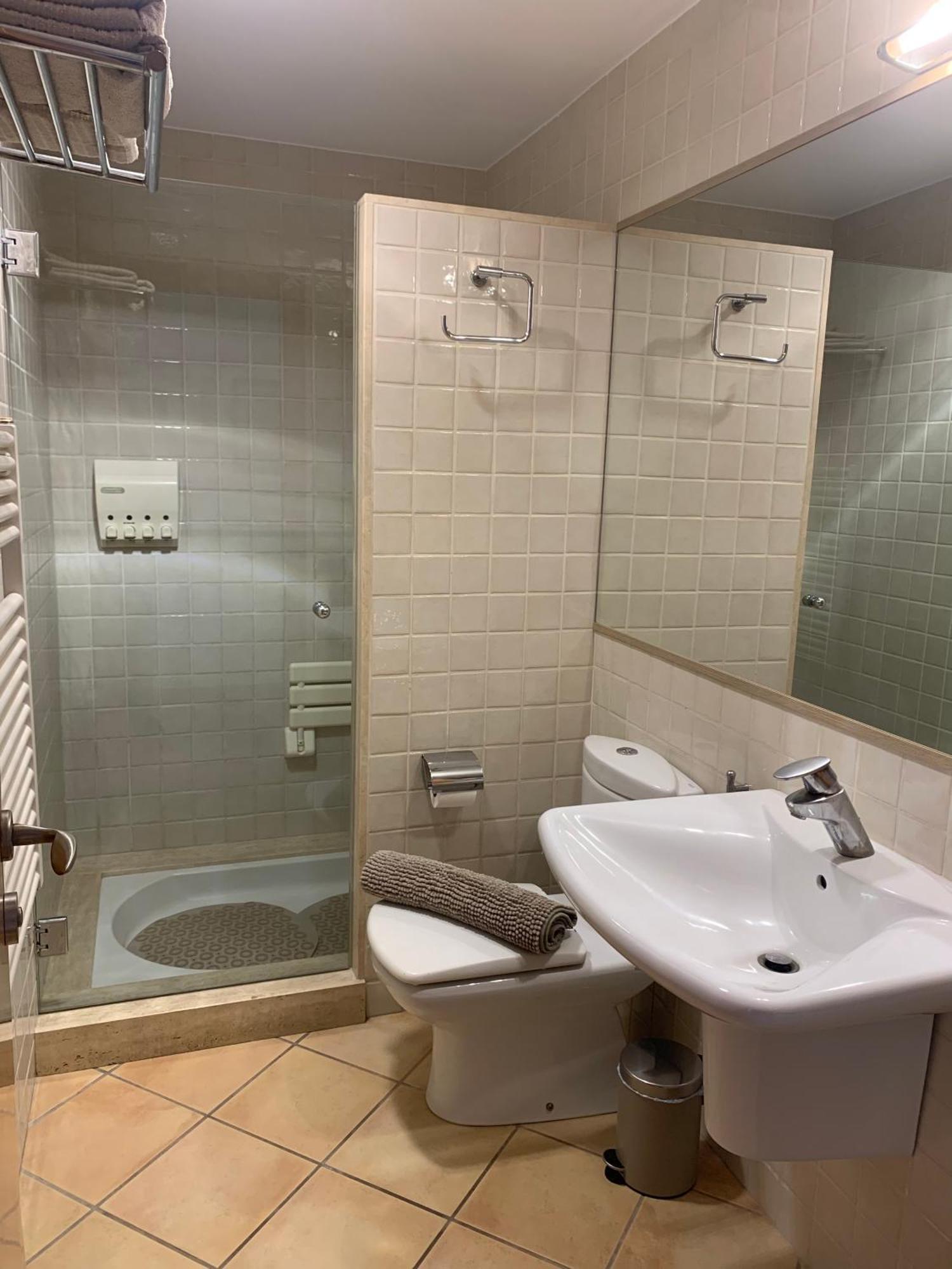 Chic Apartment Beach Матаро Экстерьер фото